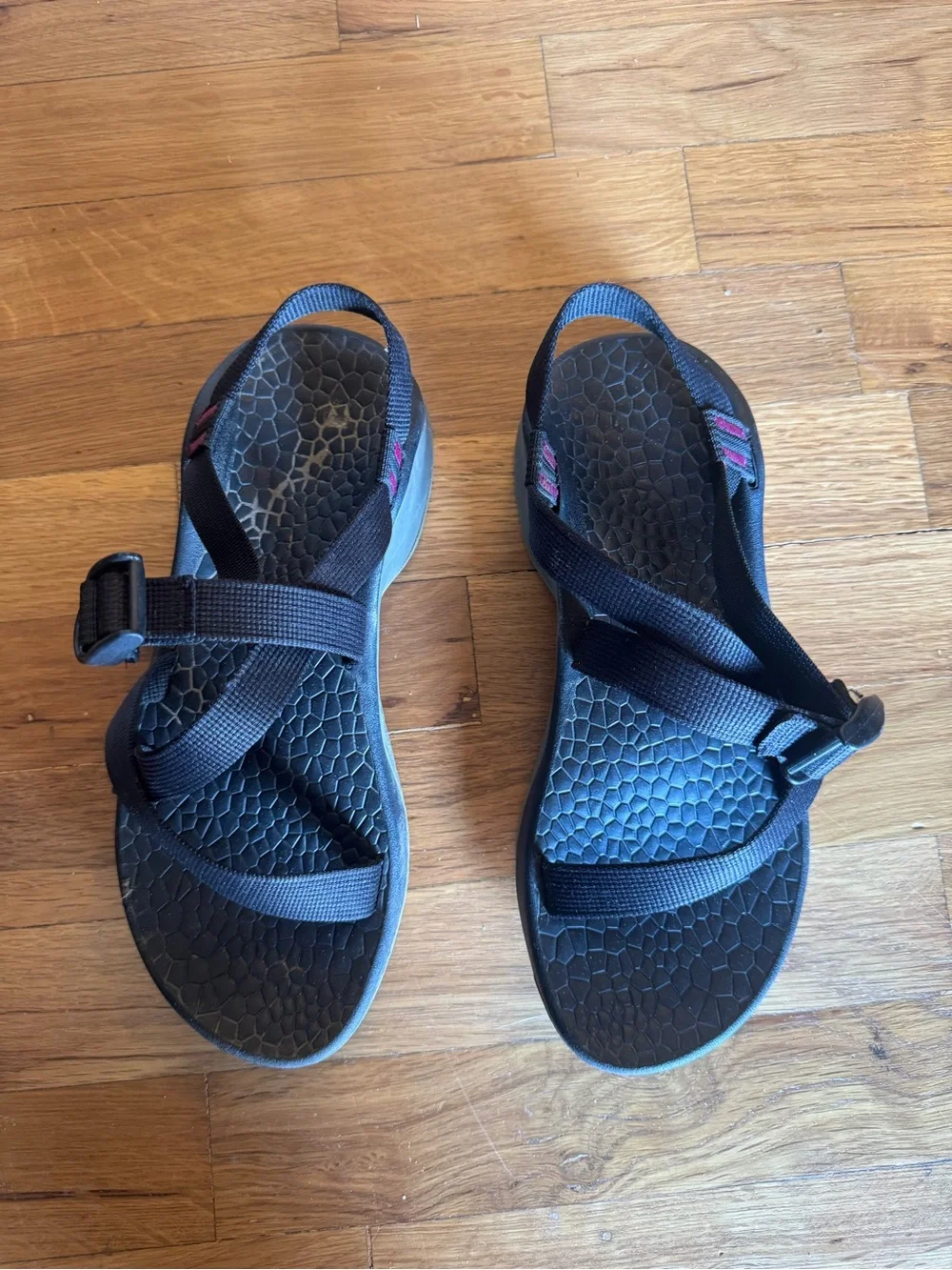 Women’s Chacos - Picture 1 of 4